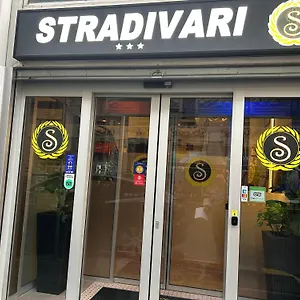 Stradivari 3*, Mediolan Włochy